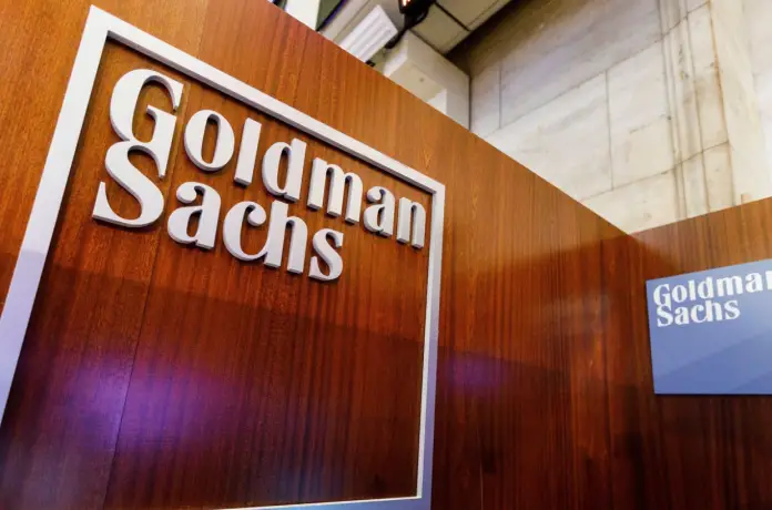 Grupa Goldman Sachs sprzedała akcje o wartości 10,5 mld dolarów w ramach transakcji pakietowych, donosi Bloomberg
