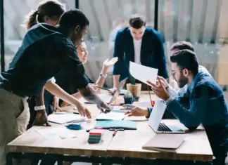 Które z poniższych określeń najlepiej opisuje odprawę z okresu operacyjnego