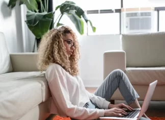 Jak włączyć napisy na Crunchyroll