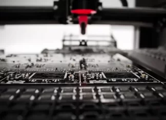 Co to jest Original Equipment Manufacturer (OEM): Wszystko, co powinieneś wiedzieć