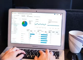 Jak nadawać nazwy kolumnom w Arkuszach Google