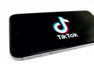 Jak dodać niestandardowe naklejki w serwisie TikTok