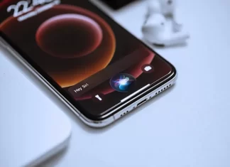 Jak robić zdjęcia aktywowane głosem na telefonie iPhone